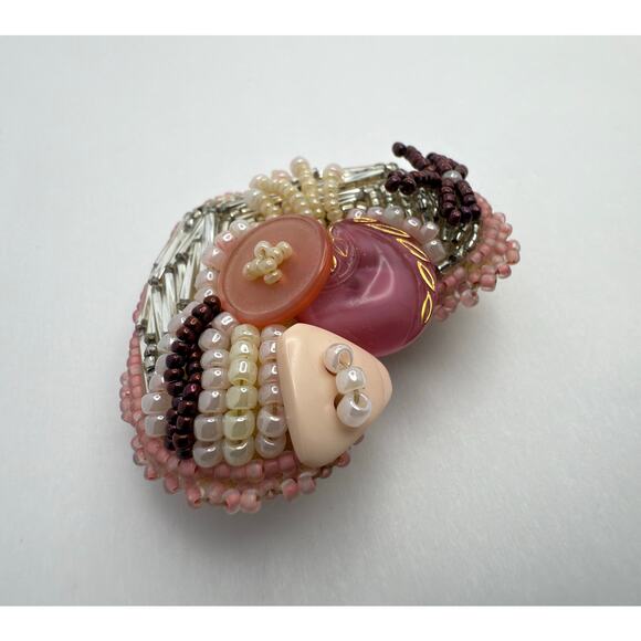Large Vintage Assemblage Heart Brooch Pin, Mixed Media Beaded Jewelry - Picture 3 of 8